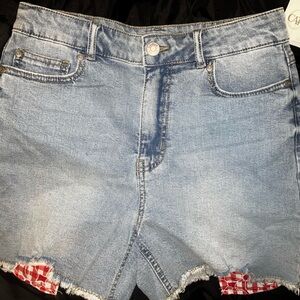 Catos Denim Shorts with striped pockets